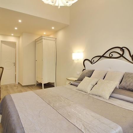 Lucca In Chic - No Ztl - Free Parking - Old City At 10Min By Walk Exteriör bild